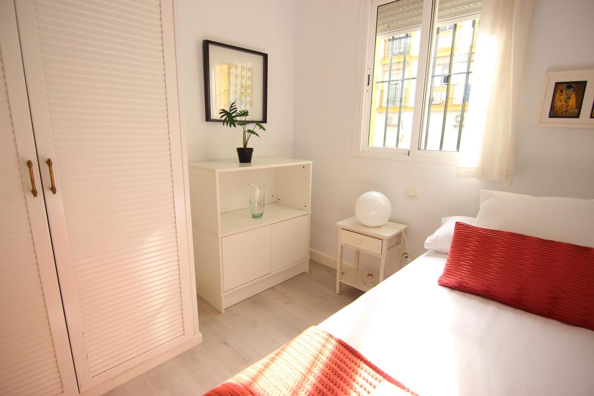 Rentalsevilla Espacioso Apartamento En La Alameda De Hercules Con Parking 外观 照片