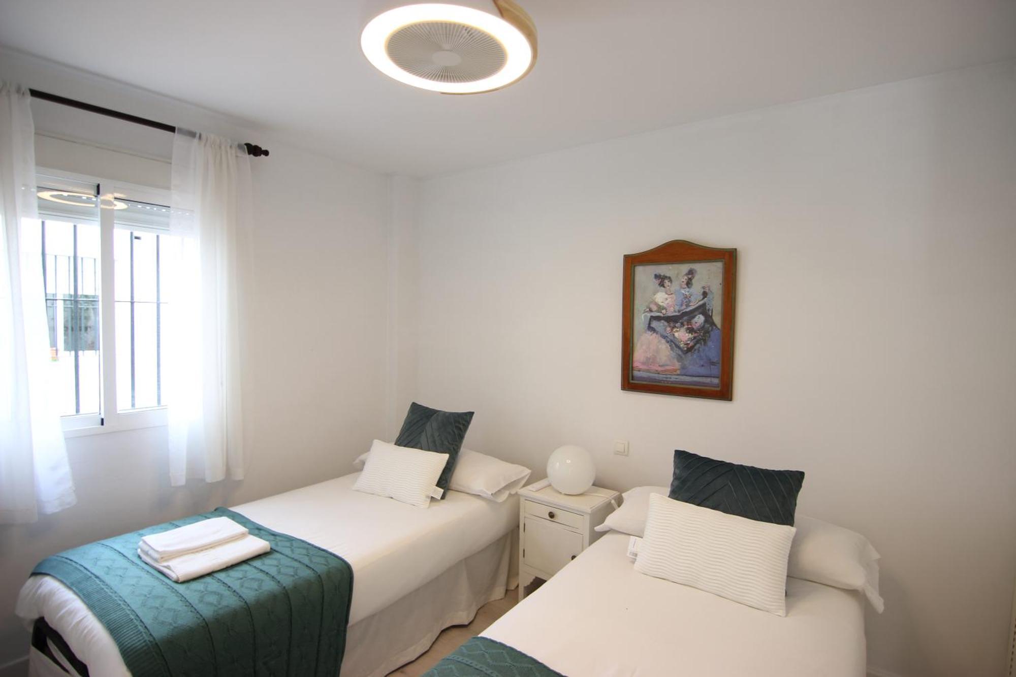 Rentalsevilla Espacioso Apartamento En La Alameda De Hercules Con Parking 外观 照片