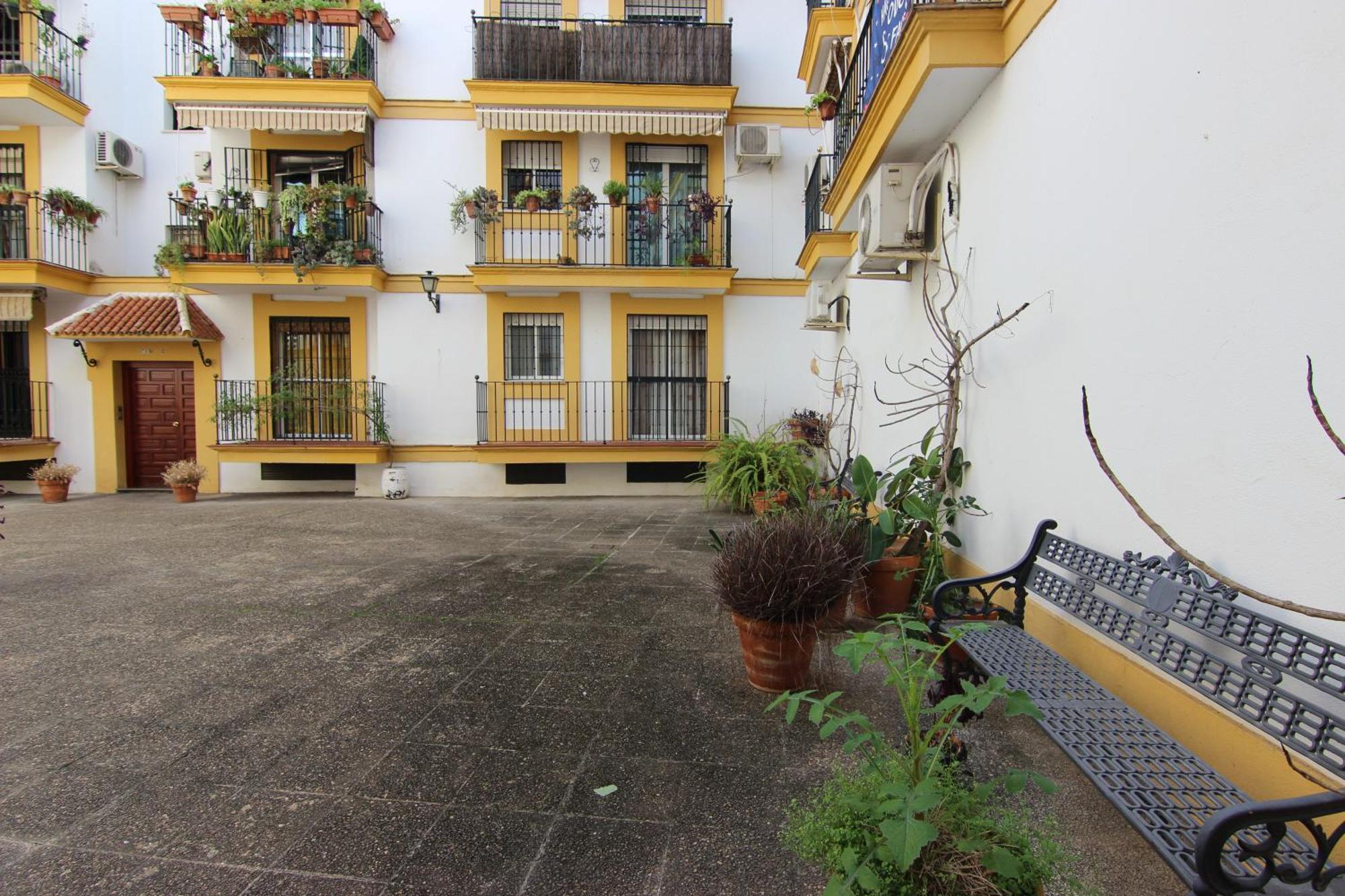 Rentalsevilla Espacioso Apartamento En La Alameda De Hercules Con Parking 外观 照片